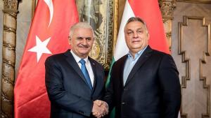 Budapestre érkezett a török parlament elnöke