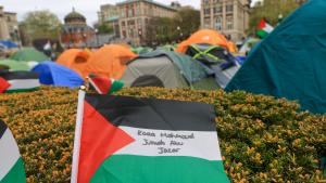 美国各地大学纷纷举行声援加沙示威活动