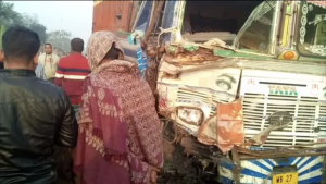 په هندوستان کې ټرافیکي پيښې په لسګونو تنو ته مرګ ژوبله اړولې ده .
