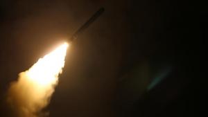 Terrorçılar telekanal binasına raketa attı