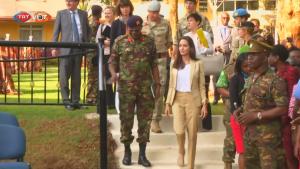 Bidiyon Angelina Jolie a yayin da ta ziyarci mata 'yan gudun hijira a Kenya