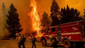 Evacuări în California din cauza incendiilor