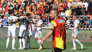 “Beşiktaş” 9 oyunçu ilǝ qalib gəldi