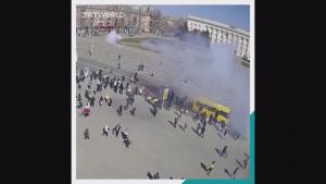 Rusiyä xärbiläre Xerson qalasındağı protestçılarğa qarşı köç qullandı