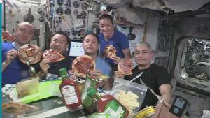 Astronauții au mâncat pizza în spațiu