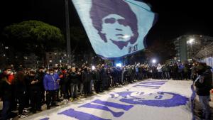 Futbol dünyası Maradonanın vəfatından sonra yas tutur