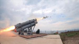 Raketa vendore “Atmaca” kalon me sukses testin e parafundit në kushtet më të vështira