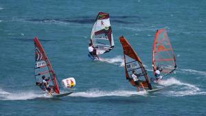 Deportista turco Yılkan Timurşah es el campeón mundial de vela