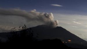 图里亚尔瓦火山再度爆发严重影响居民生活