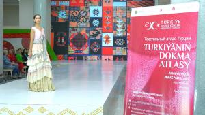 Aşgabatda Türkiýäniň Dokma Atlasy Sergisi Geçirildi