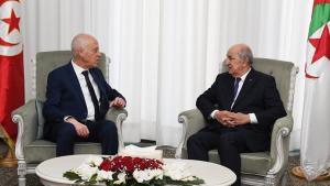 サイード・チュニジア大統領とテブン・アルジェリア大統領が電話会談、サイード大統領近く重大発表か