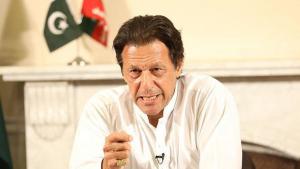 عمران خان د پاکستان د نوي لومړي وزیر په توګه وټاکل شو.
