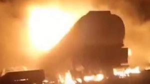 Choque de autobús y camión cisterna en Ghana: 16 muertos