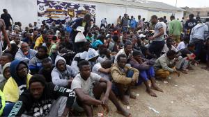 E' affondato un barcone di migranti al largo della Libia