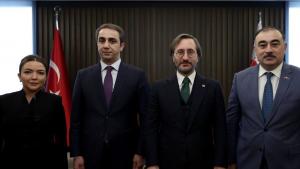 فخرالدین آلتون قولی یف بیلن دوشوشدی