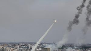 Ostrom és bombázás alatt áll a Gázai övezet