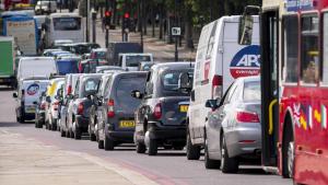 Großbritannien will Diesel- und Benzinautos bis 2040 verbieten