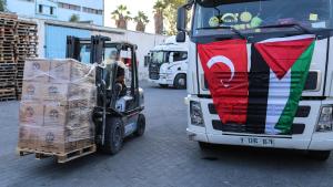 Gaza: Arrivée de 11 nouveaux camions du bateau turc d'aides