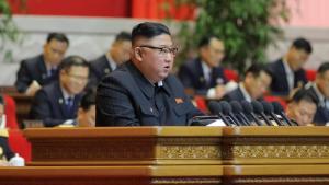 Түштүк Корея Ким Чен Ынды мактаган видеого тыюу салат