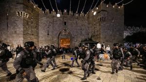 Izraelska policija i večeras šok bombama napala Palestince u Jerusalemu
