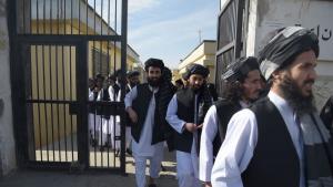 د افغانستان حکومت د طالب زندانیانو د خوشې کولو په لړۍ کې نن ۱۰۰ تنه نور طالب زندانیان خوشې کوي