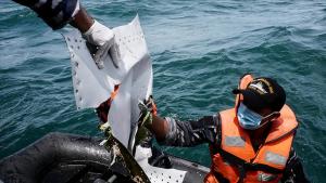 Terminaram as buscas dos corpos das vítimas mortais do avião caído a 9 de janeiro na Indonésia