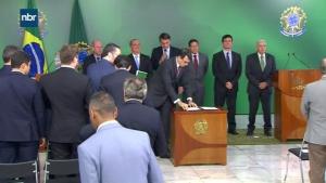 Bolsonaro cambia la ley para facilitar la venta de armas