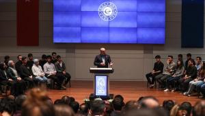 Çavuşoğlu: "Hay que adaptarse a los cambios en las relaciones internacionales"