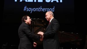 Erdoğan ahudhuria tamasha la muziki la Fazıl Say