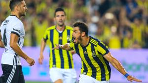 Strašan derbi na Bosforu; Fenerbahče rezultatom 2:1 savladao Bešiktaš, i ušao u šampionsku trku