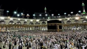 سعودي عربستان د اوږدې مودې وروسته د عمرې حج ته اجازه ورکوي.