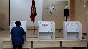Қырғызстанда сайлау келер жылға қалды