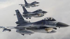 Aviones de caza turcos destruyen a varios elementos terroristas en el norte de Irak