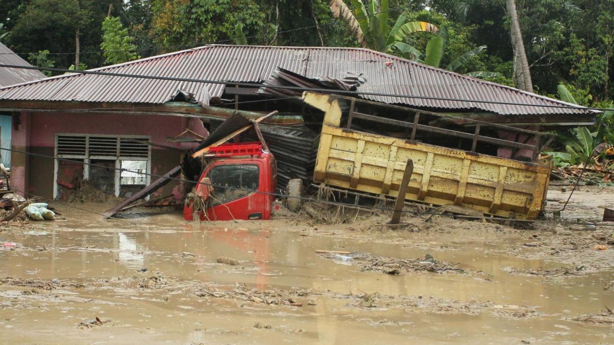印尼发生洪灾 350栋房屋被淹