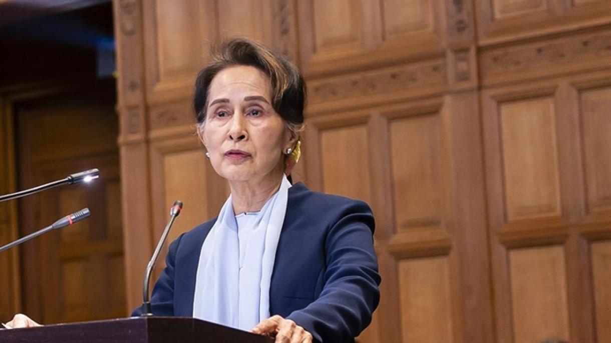 La ex lider de Myanmar Aung San Suu Chii por primera vez está en la corte