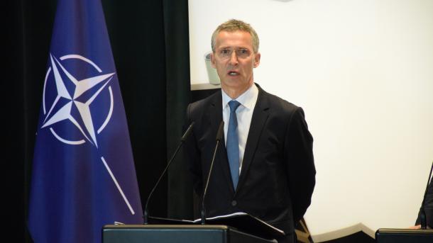 Әhmәd Davudoğlu ilә Jens Stoltenberg arasında telefon danışığı olub