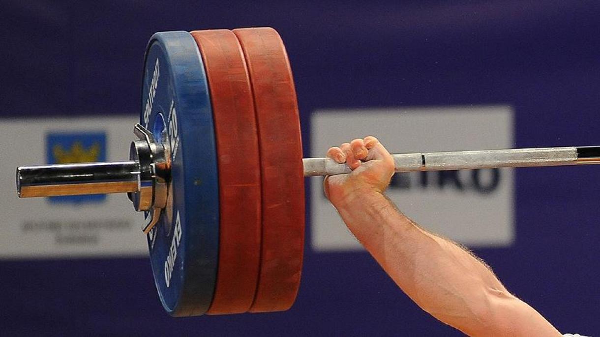ایران تیم ملی نوجوانان وزنه برداری را به آمریکا اعزام نمی کند