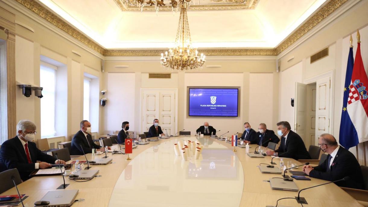 Dışişleri Bakanı Mevlüt Çavuşoğlu Hırvatistan Başbakanı Andrej Plenkoviç.jpg