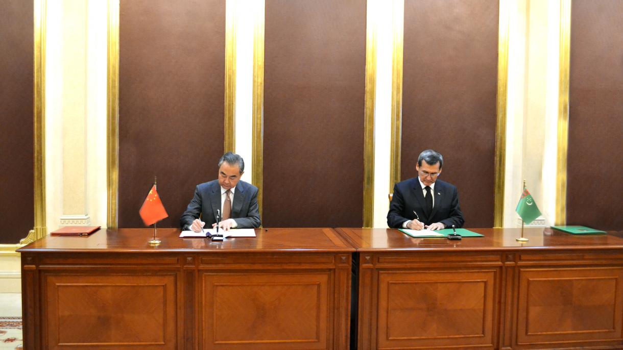 Hytaýyň Daşary işler ministri Türkmenistana sapar gurady