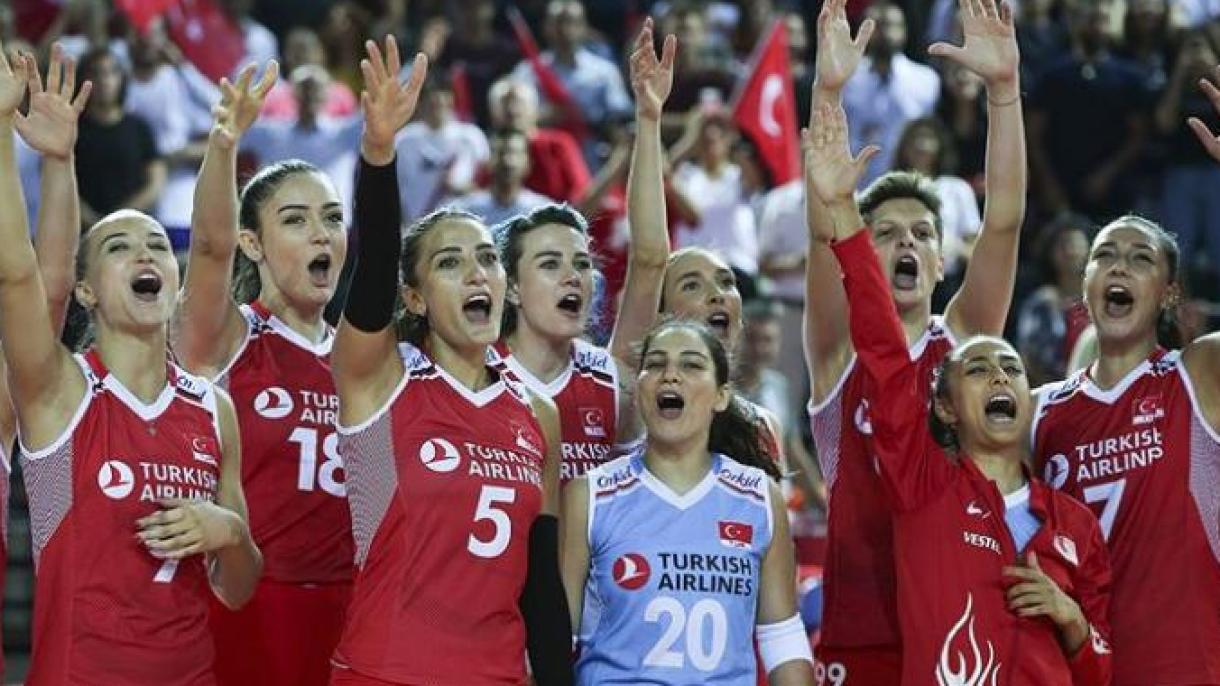 Turquía se clasifica en octavos de final del Europeo de voleibol femenino
