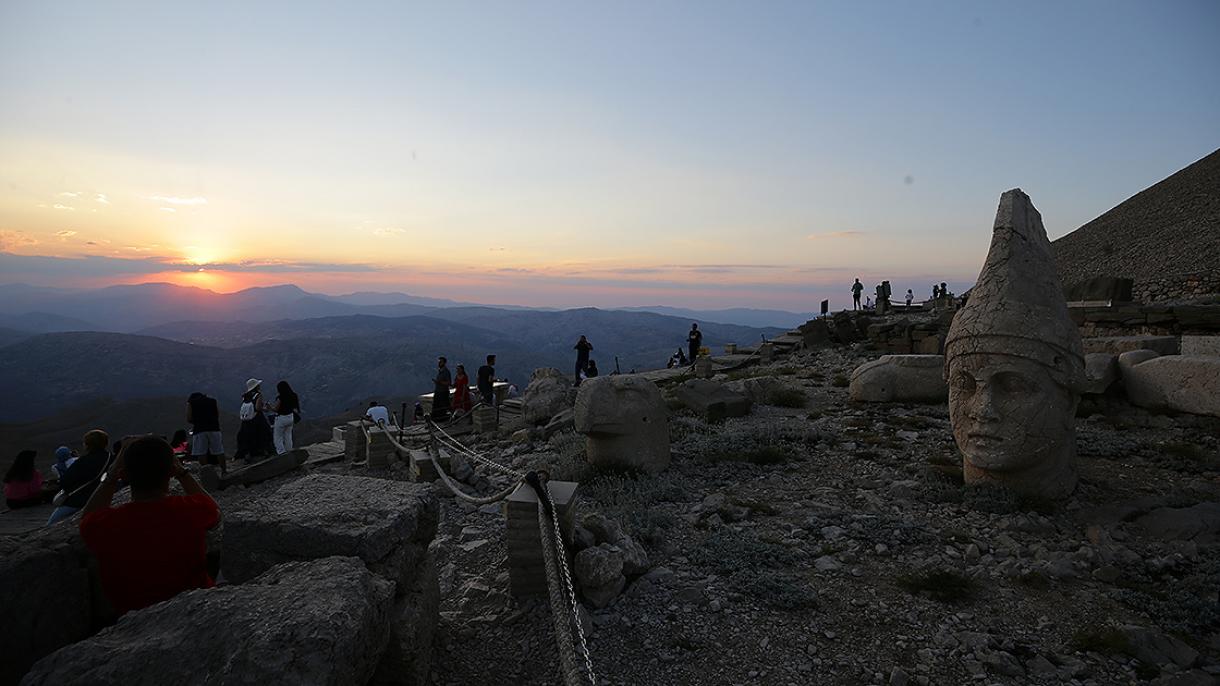Nemrut Dağı 2.jpg