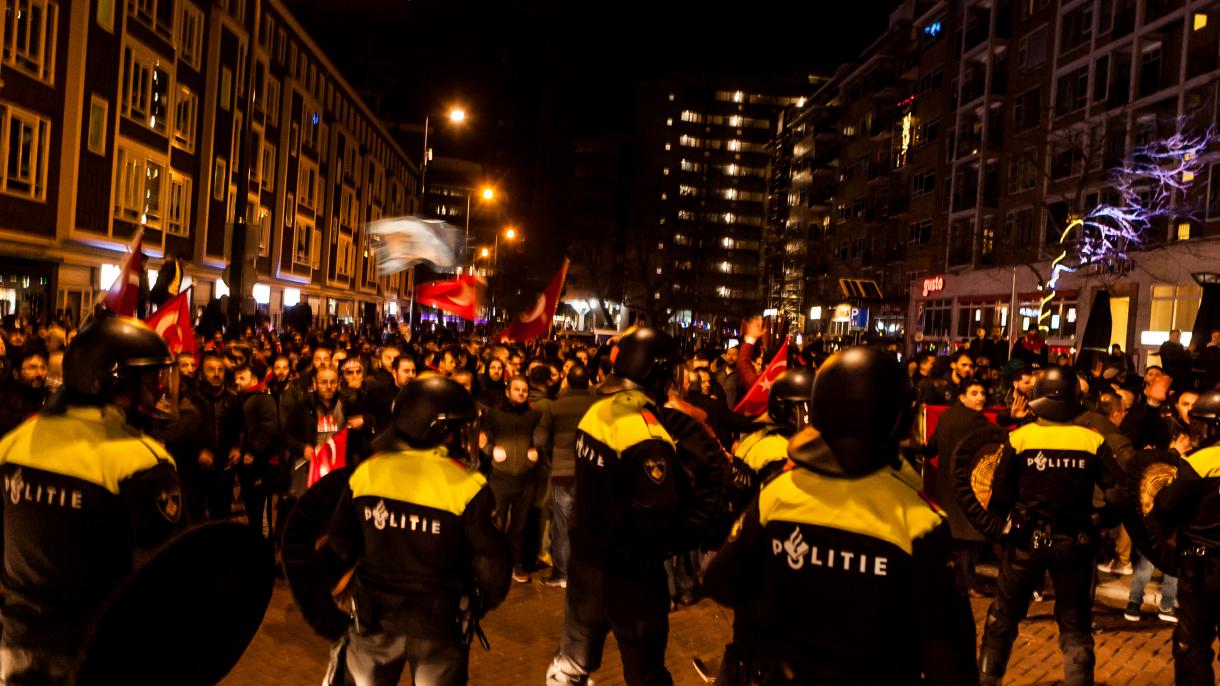 Μηνύματα συμπαράστασης προς την Τουρκία στην κρίση με την Ολλανδία