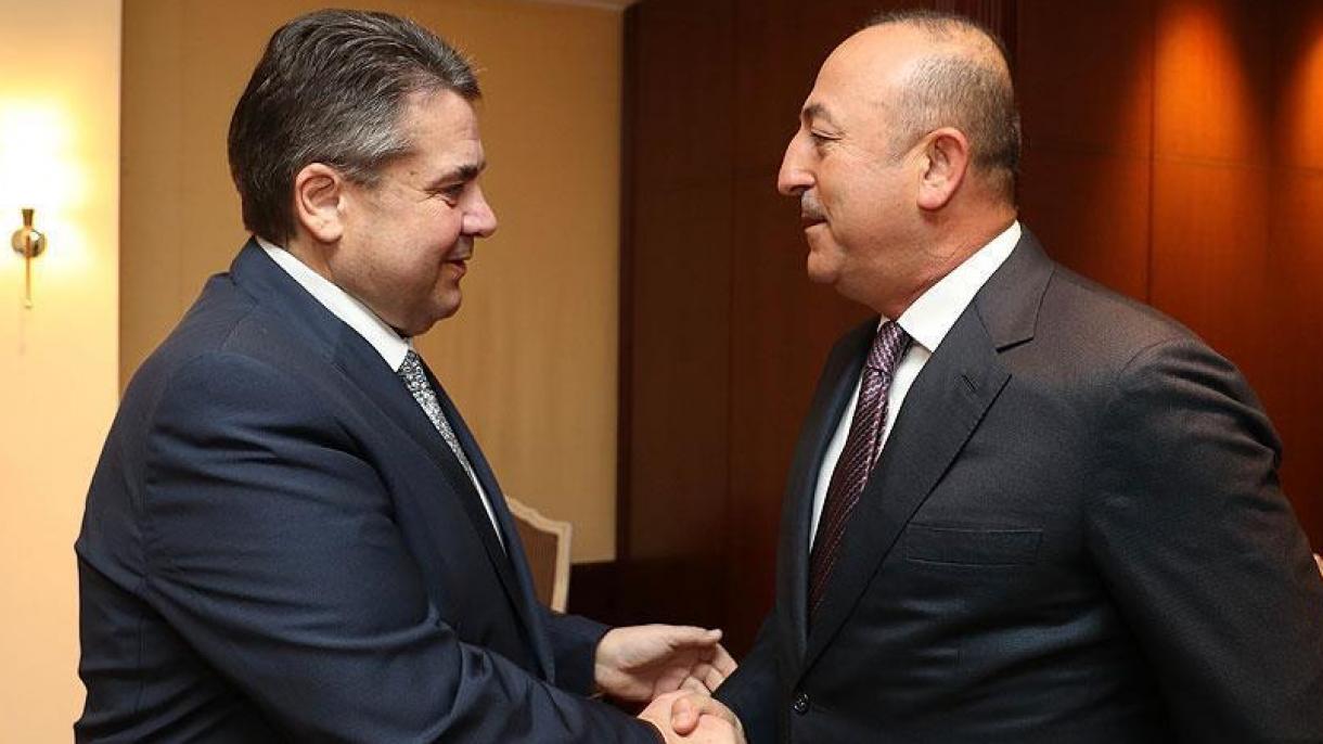 Entretiens téléphoniques de M. Cavusoglu avec ses homologues allemand, iranien et éthiopien