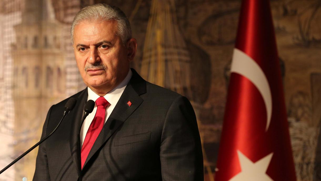 El primer ministro Yıldırım enfatiza la nueva constitución en su mensaje por la Fiesta de República
