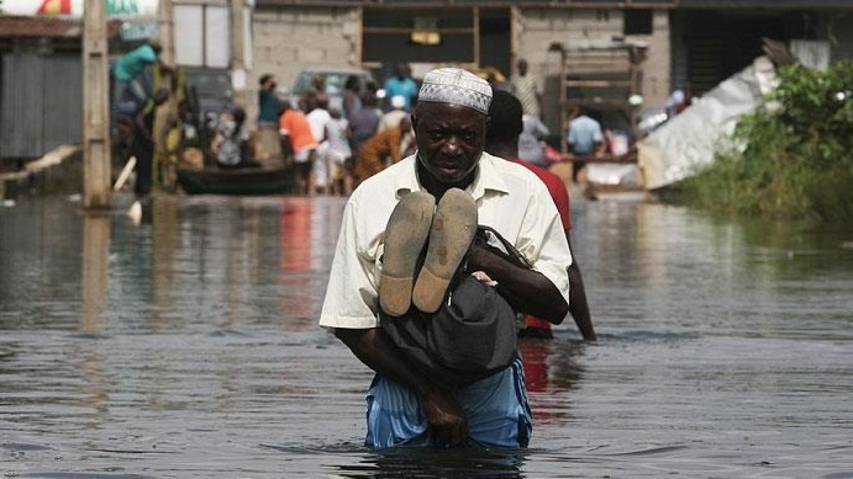 索马里河流泛滥 数千人流离失所
