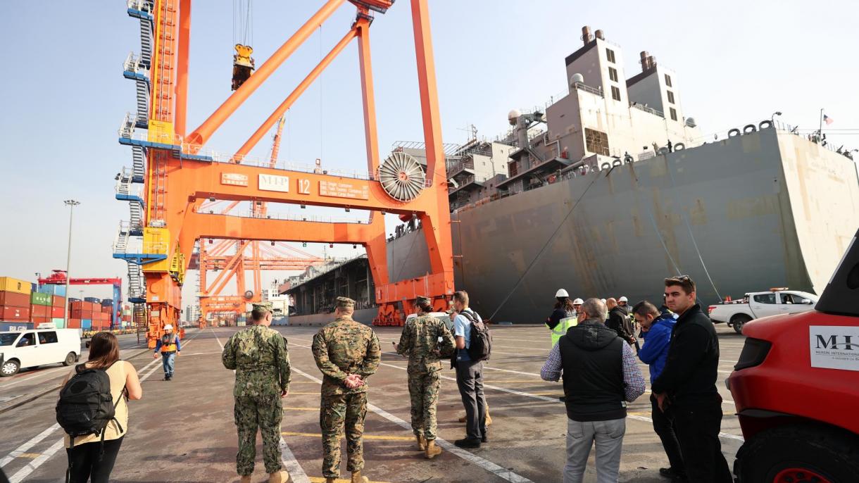 کشتی حامل کمک‌های انسانی آمریکا در بندر مرسین لنگر انداخت