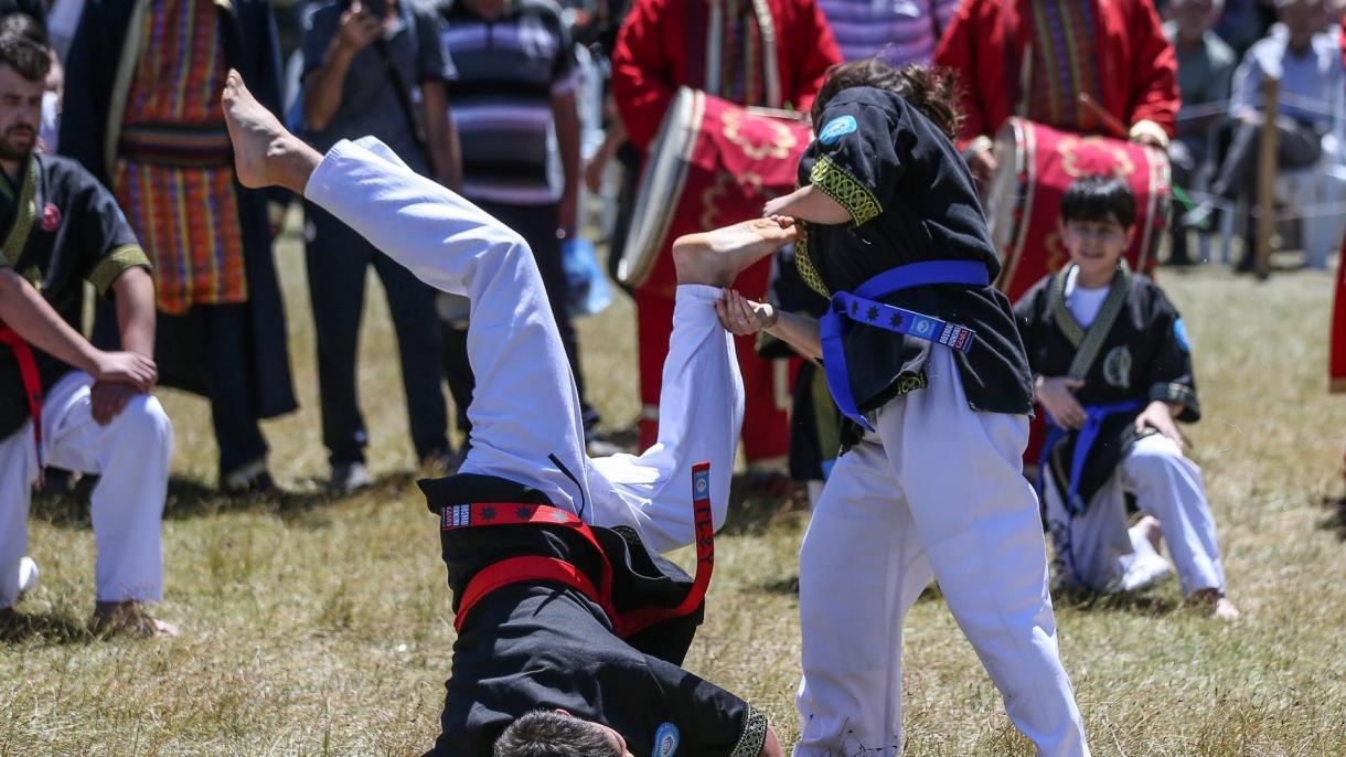 turk dunyasi ata sporlari.jpg