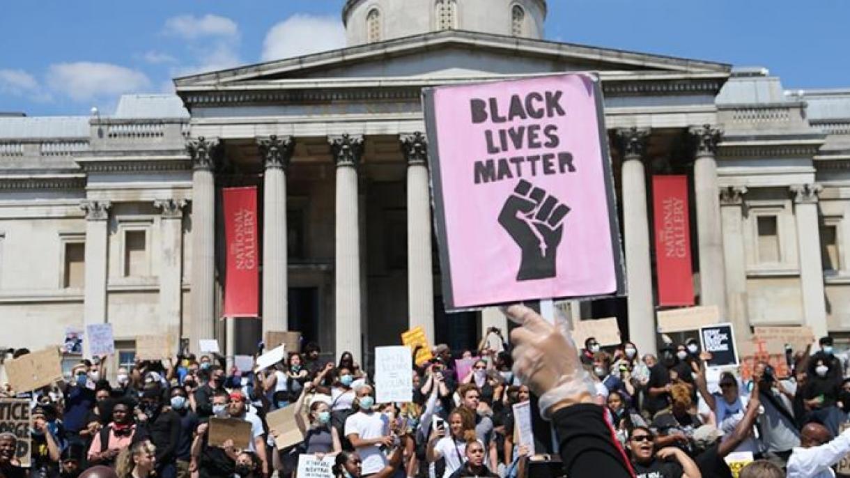 برطانیہ: جارج فلائڈ کے حق میں احتجاجی مظاہرہ