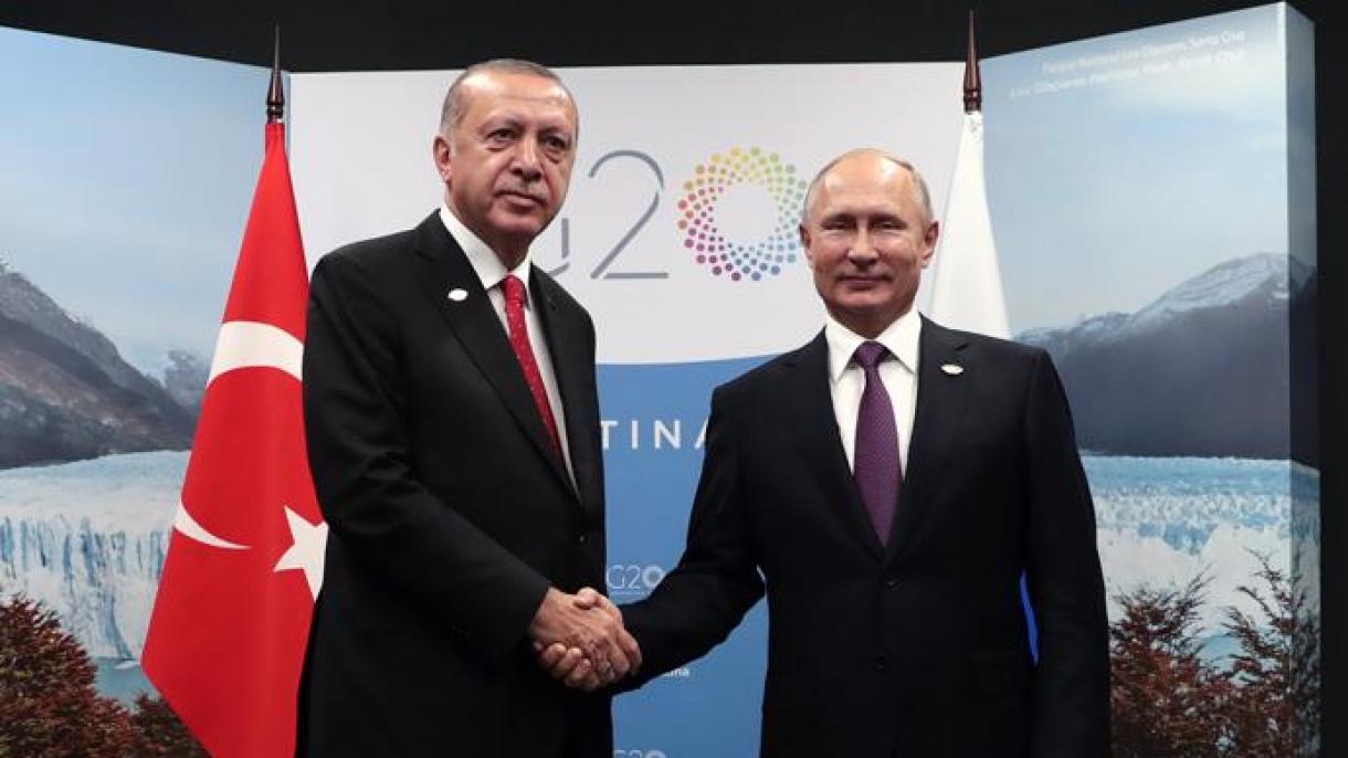 Μπαράζ επαφών μεταξύ Ερντογάν και Πούτιν το 2018