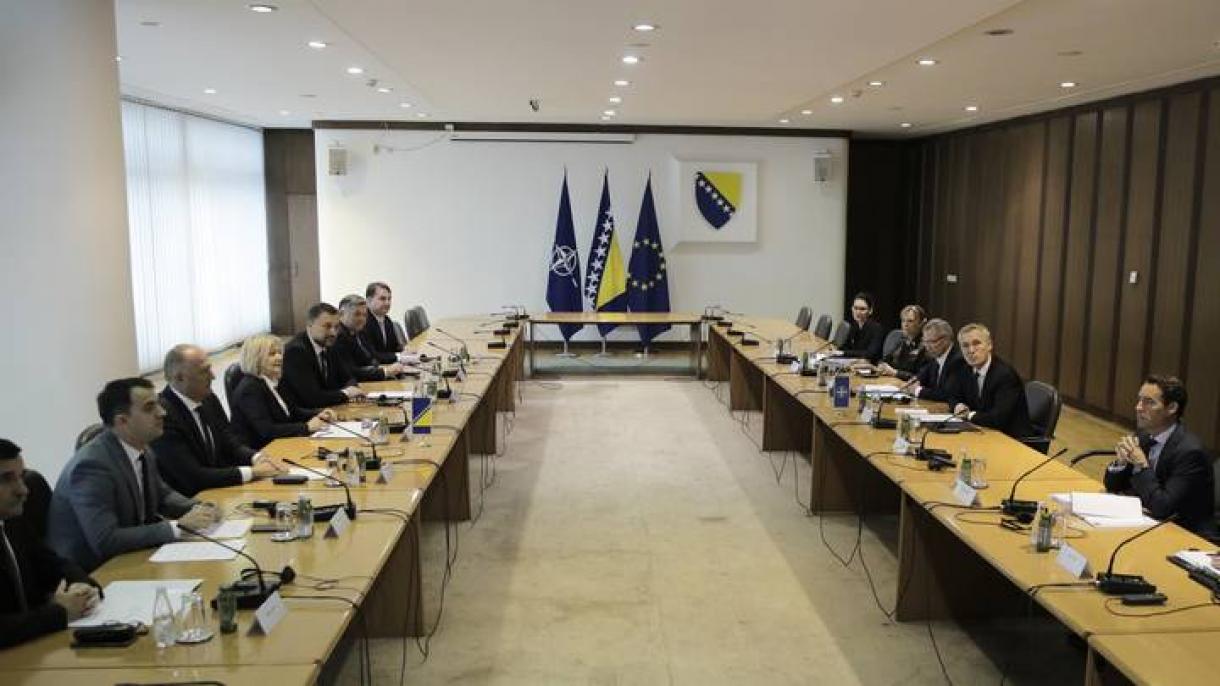Yens Stoltenberq Bosniya və Herseqovinada görüşlər keçirib